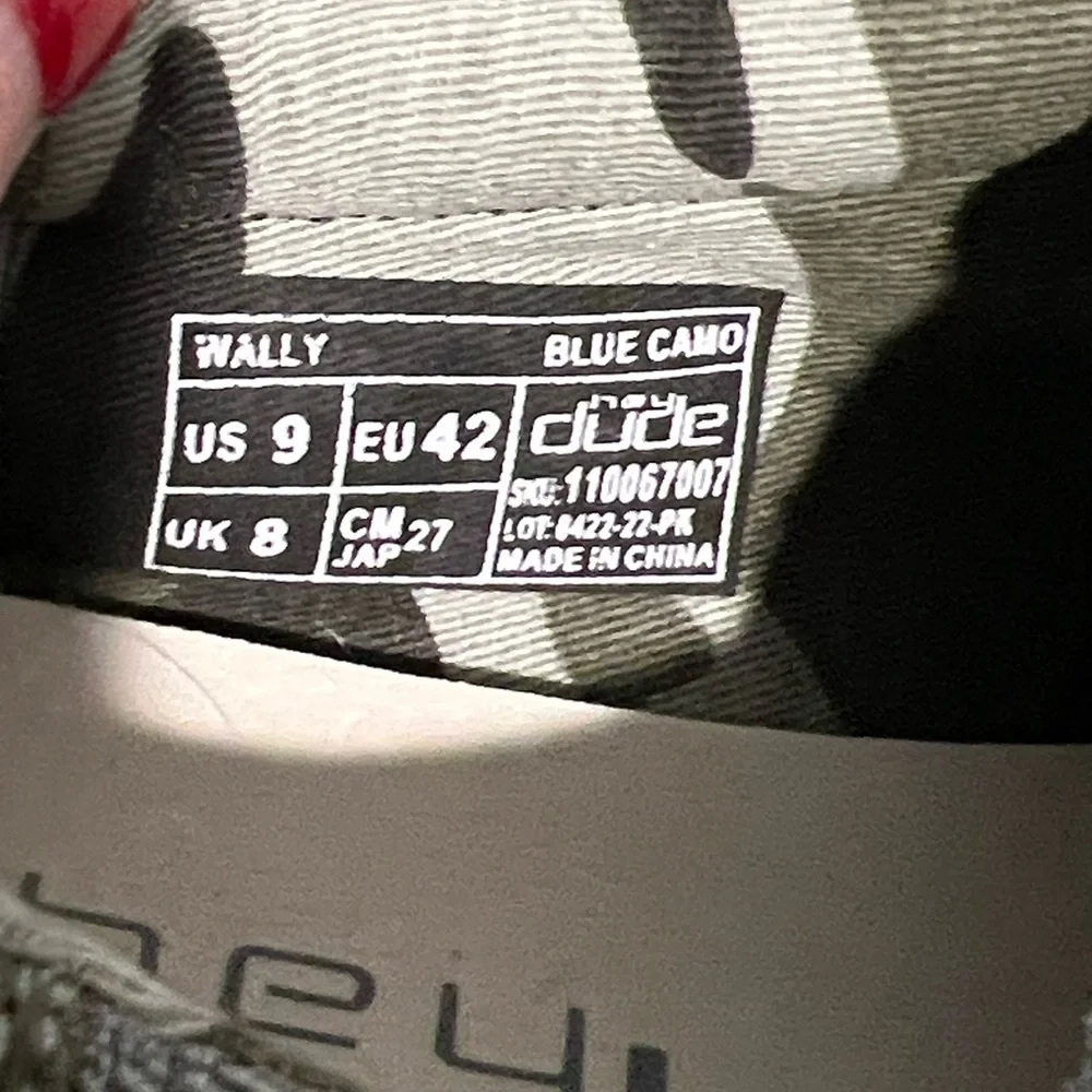 Hey Dude Wally blue camo light weight shoe men’s size 9 - Picture 7 of 8